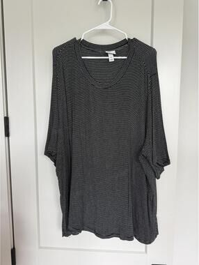 AVA & VIV Black and White Striped Plus Size 4X Top